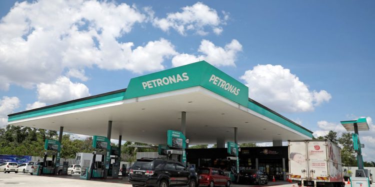 Petronas Sangkal Laporan, Spekulasi Beli Kepentingan Dalam Sapura Energy